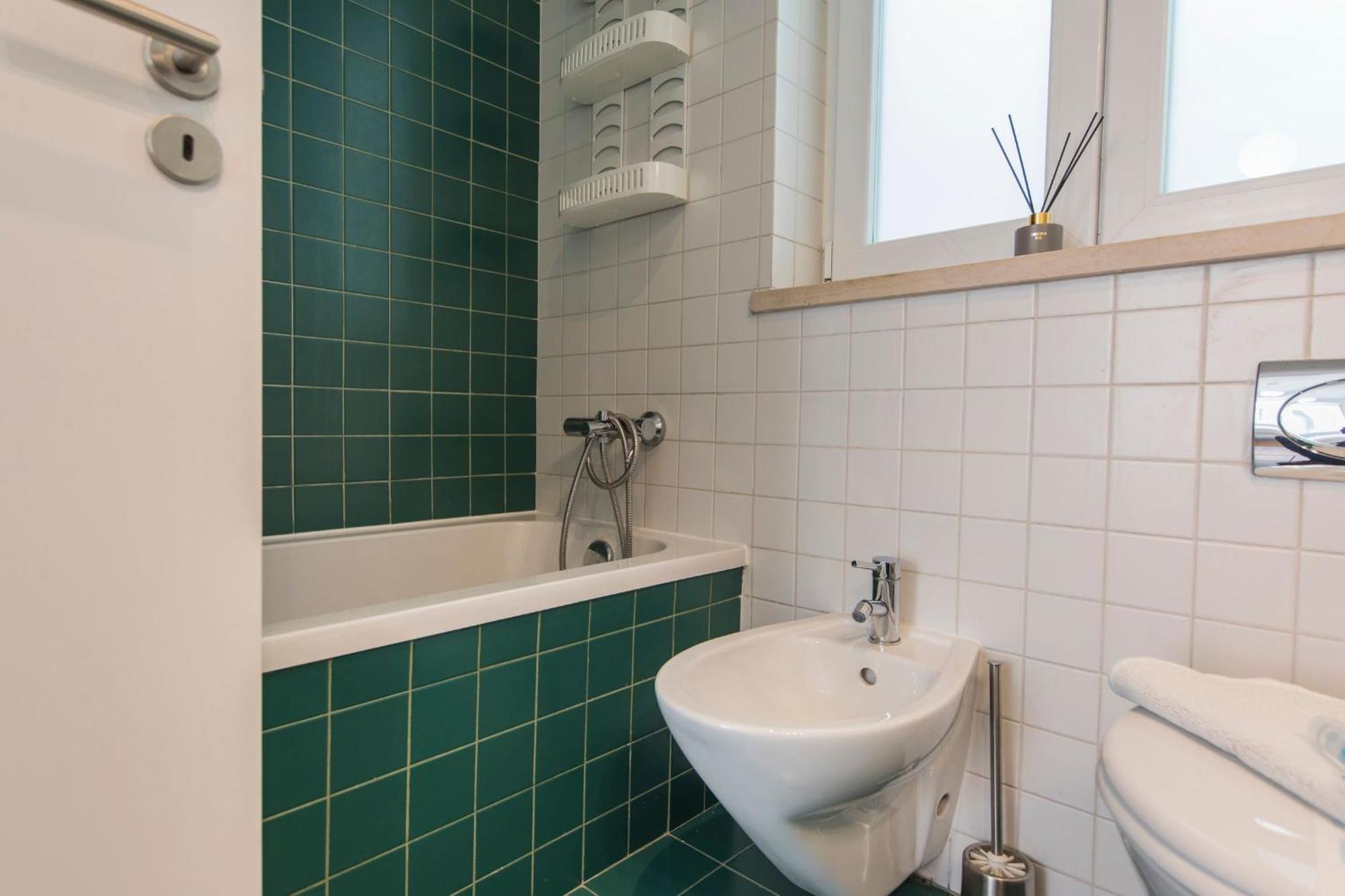 Sunny 3Bdr Apartment In Graca By Lovelystay Lizbona Zewnętrze zdjęcie